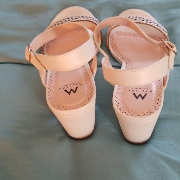 Shoes - Picture 4 of 4